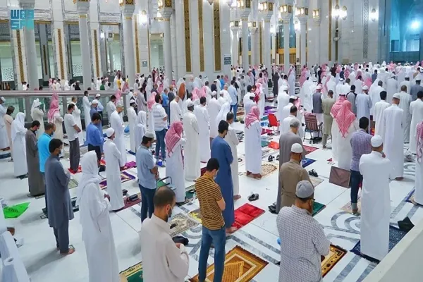 Tarawih-Gebet in der Haram-Moschee verrichtet