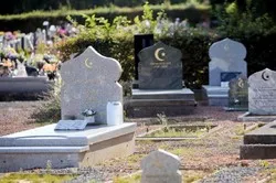 En temps de Covid, les musulmans de France peinent à enterrer leurs morts