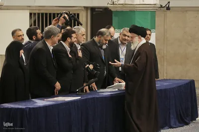 حضور مقام معظم رهبری در پای صندوق رای