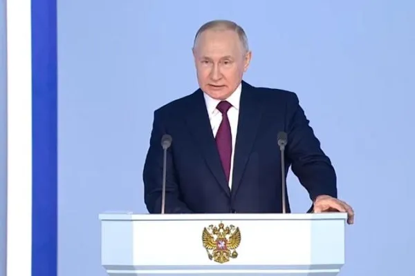 Putin: Rusya İslam ülkeleriyle iş birliğini geliştirmek istiyor