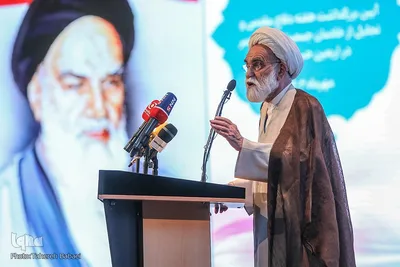 آیین گرامیداشت هفته دفاع مقدس و تجلیل از خادمان اربعین حسینی