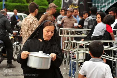 پخت و توزیع 2500 کیلو آش نذری به مناسبت رحلت پیامبر(ص) در اهواز 