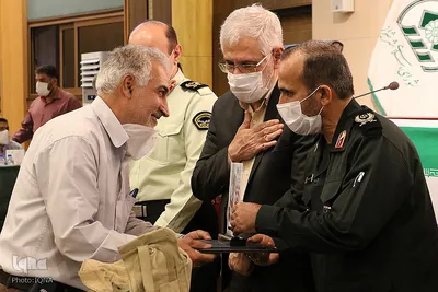 رونمایی از کتاب «ردپای خلیل» در شیراز