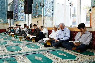 محفل انس با قران کریم در بقعه چهار انبیا قزوین