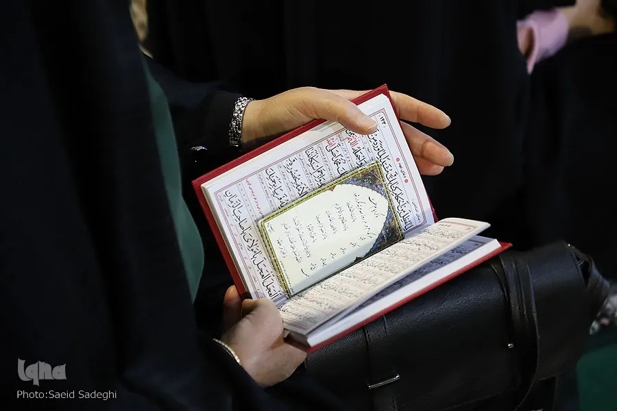 محفل قرآني في مسجد 