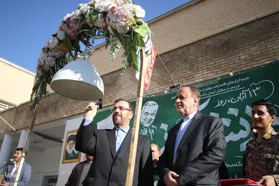 نواختن زنگ استکبارستیزی در شیراز‎