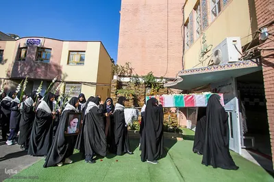 میزبانی دانش آموزان شیرازی از شهدای گمنام