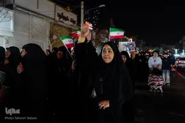 تجمع شبانه مردم در سوگ رهبر شهید