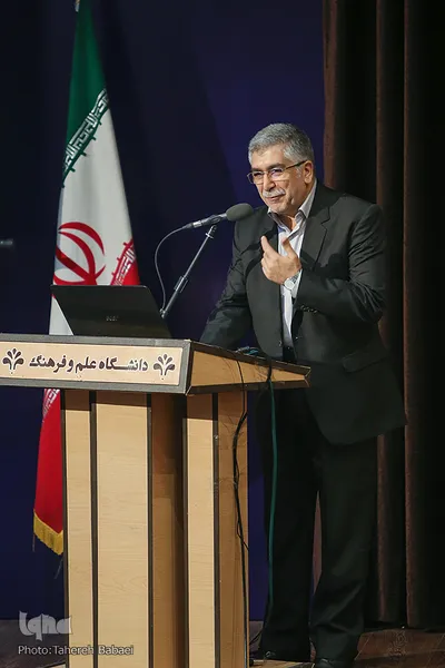 حمیدرضا طیبی، رییس جهاد دانشگاهی در آئین رونمایی از ۱۰ طرح و محصول فناورانه جهاددانشگاهی