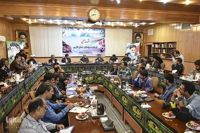 نشست صميمي فرمانده سپاه فجر شیراز با اصحاب رسانه
