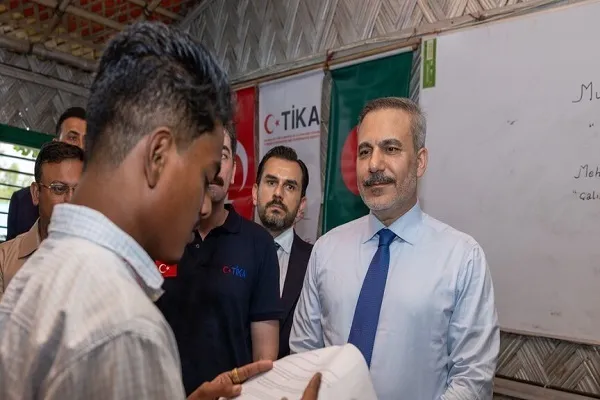 Dışişleri Bakanı Fidan Arakan Mülteci Kampları'nı ziyaret etti