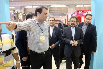 بهرام قاسمی سخنگوی وزارت خارجه میهمان غرفه ایکنا در روز پنجم نمایشگاه مطبوعات