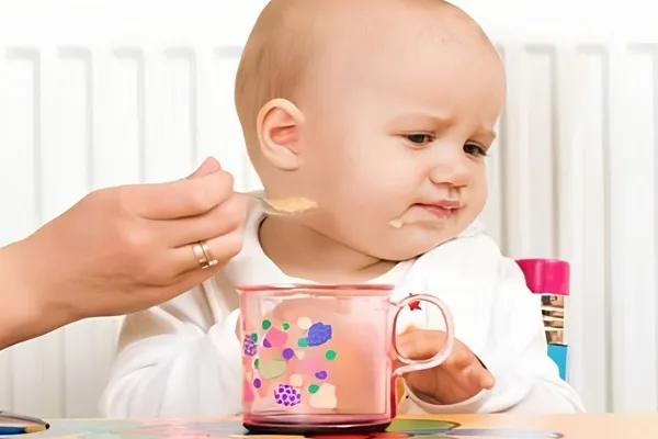 برخورد صحیح با کودکان بی‌اشتها