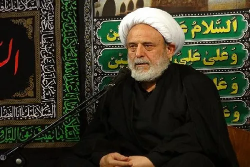 مشکلات جامعه با تغییر افراد حل نمی‌شود