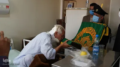 پرچم سبز آستان رضوی بر بالین مصدومان سانحه طبس