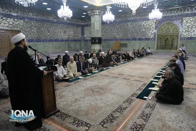 غبارروبی حرم حضرت معصومه (س) توسط جامعه قرآنی 