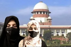 হিজাব বিতর্কে জরুরি শুনানিতে যে নির্দেশ দিলো  ভারতের সুপ্রিম কোর্ট