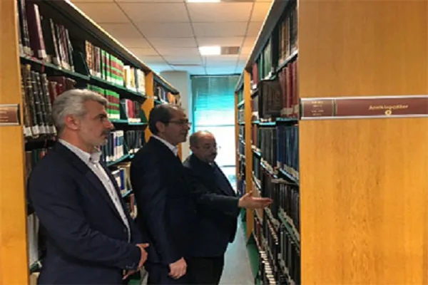 اهدای کتب اسلامی به کتابخانه‌های استانبول