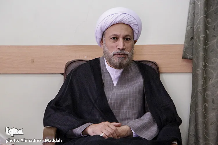 دبیرخانه دائمی برای تبیین شخصیت شهید دستغیب تشکیل شود