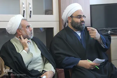 نشست مشترک متولیان امور قرآنی تفرش در حاشیه همایش حفاظ