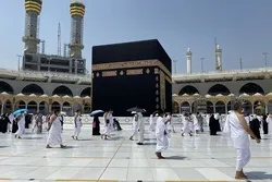 Verhaftung von Palästinenser während der  rituellen Pilgerung in Saudi-Arabien, weil er für die Befreiung der Al-Aqsa-Moschee betete