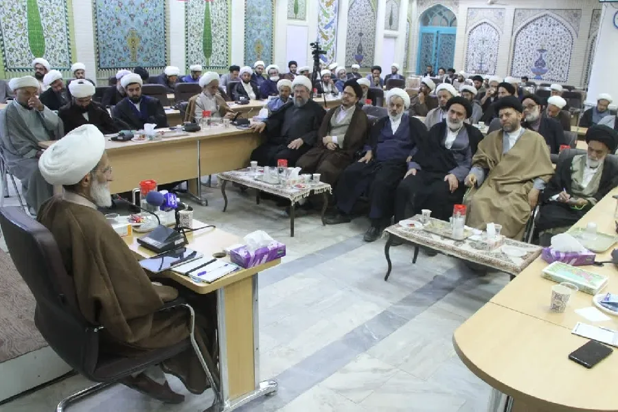 ممنوعیت ورود ائمه جمعه در عرصه فعالیت‌های انتخاباتی