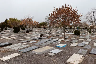 پاییز در قبرستان قدیمی زنجان