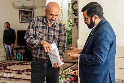 محافل انس با کلام الله مجید در منزل خانواده‌های شهدای حرم مطهر شاهچراغ(ع)