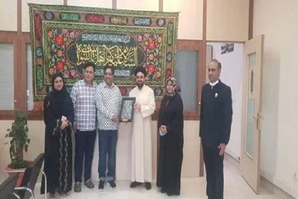 ہندوستانی ڈاکٹروں کے ایک وفد کی حرم مطہر رضوی کی علمی و ثقافتی آرگنائزیشن کے سربراہ سے ملاقات