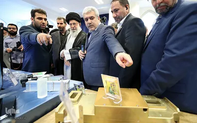 بازدید رهبر انقلاب از نمایشگاه شرکت‌های دانش‌بنیان و فناوری‌های برتر (ایران ساخت)