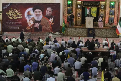 بزرگداشت شهادت سیدحسن نصرالله و عباس نیلفروشان در حرم شاهچراغ