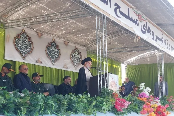 نیروهای انقلابی و ارزشی مقابل دشمنان بایستند