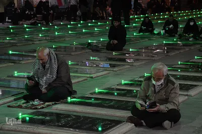 مراسم شب قدر در گلزار شهدای وادی رحمت تبریز