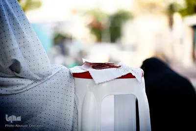 اقامه نماز عیدسعید فطر در امام زادگان پنج تن(ع) لویزان