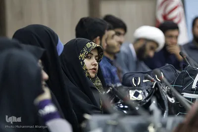 مینا چشم سبز
