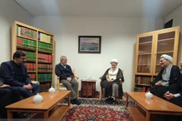دیدار مسعود پزشکیان با آیت‌الله سبحانی