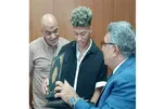 Тақдими нусхаи Қуръони Карим ба ситораи футболи Миср
