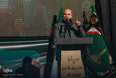تشییع پیکر ۱۵۰ شهید گمنام