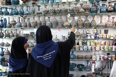 بازدید شرکت کنندگان مسابقات قرآن دانش آموزی از آرامگاه بابا طاهر