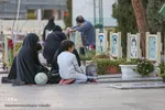 حال و هوای گلستان شهدای اصفهان در آخرین پنجشنبه سال