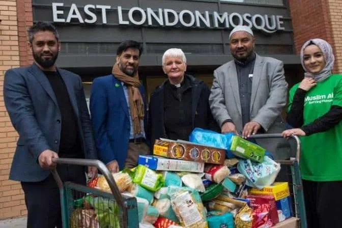 Waislamu London wagawa misaada ya chakula wakati wa Krismasi