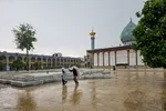 باران اردیبهشت در حرم شاهچراغ(ع)