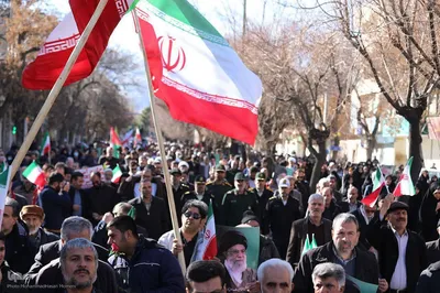 راهپیمایی مردم همدان در محکومیت حادثه تروریستی گلزار شهدای کرمان