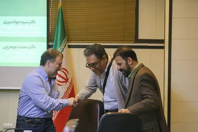 نشست معرفی و نقد و بررسی کتاب همزاد تنهایی