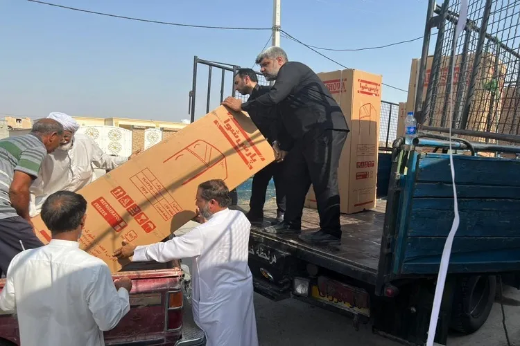 توزیع 20 دستگاه یخچال در مناطق زلزله‌زده غرب هرمزگان