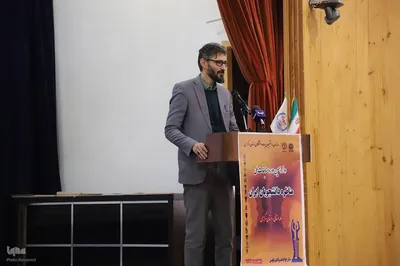 مراسم تجلیل از برگزیدگان دوازدهمین دوره مسابقات مناظره دانشجویی استان مرکزی