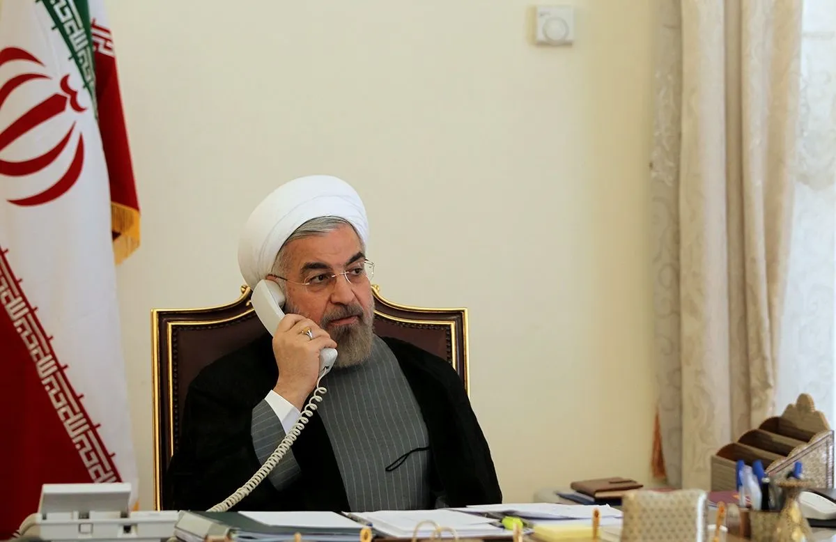 رئیس جمهور فرا رسیدن سال نو را به رهبر معظم انقلاب تبریک گفت