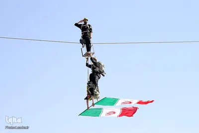 حضور و سخنرانی رهبر انقلاب در مراسم دانش‌آموختگی دانشجویان دانشگاه امام حسین (ع)