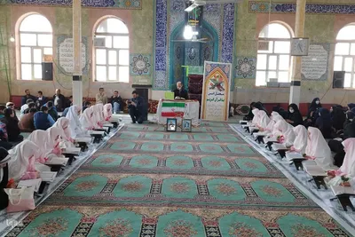 اولین کرسی تلاوت قرآن دانش آموزی به مناسبت ایام دهه فجر در علوی ملایر
