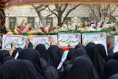 تشییع پیکر مطهر 13 شهید جنگ رمضان در تبریز